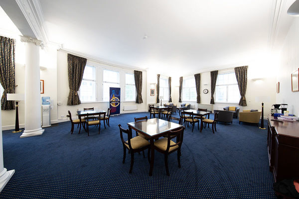 Piccadilly Room